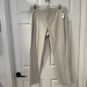 GAP Slim Fit Mens 33 X 30 Beige Flat Front Casual Chino Pants NEW